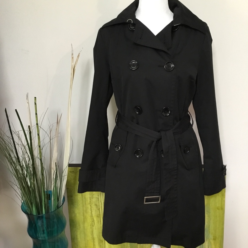 Saks Fifth Avenue coat. - Picture 2 of 7